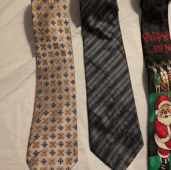 2 Silk Ties And A Festive Santa Playing Golf Tie - Picture 12 of 12